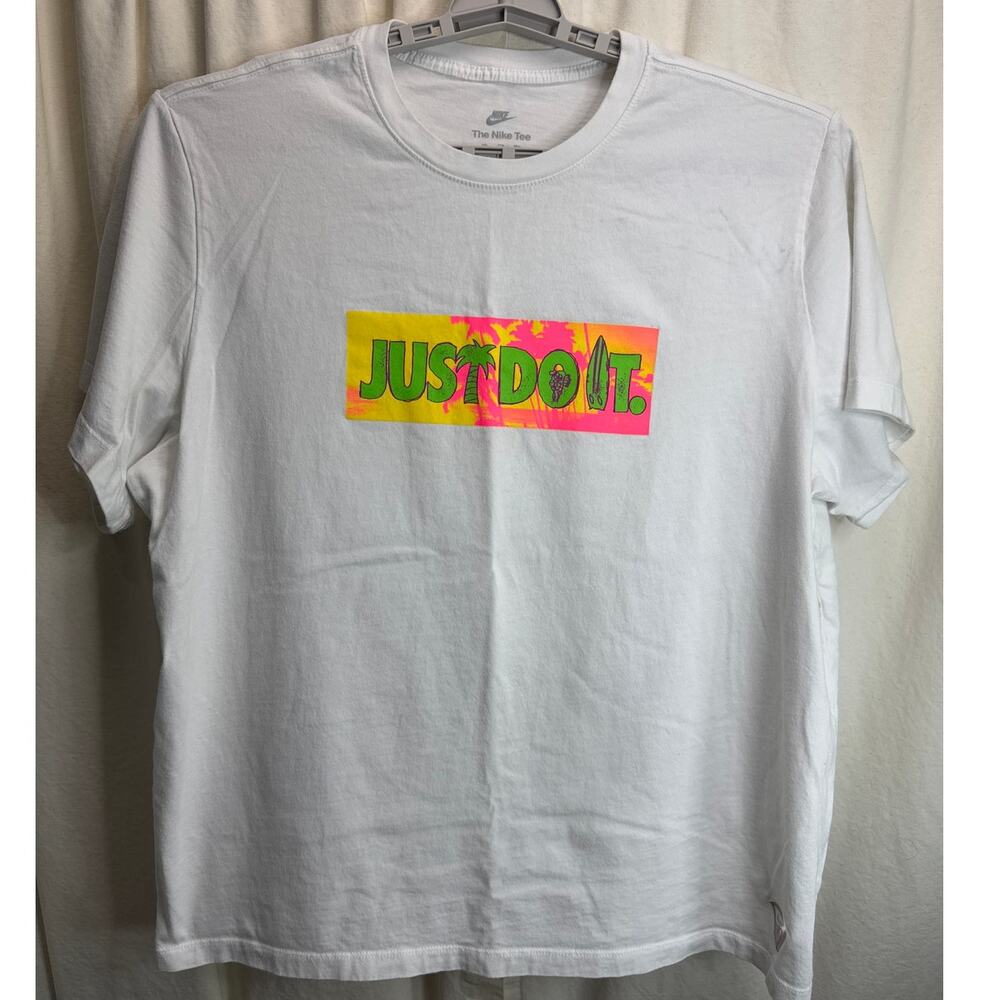 Nike Beach Party Palm Tree Tropical Vibrant Colors Logo T-Shirt Men's Size XXL